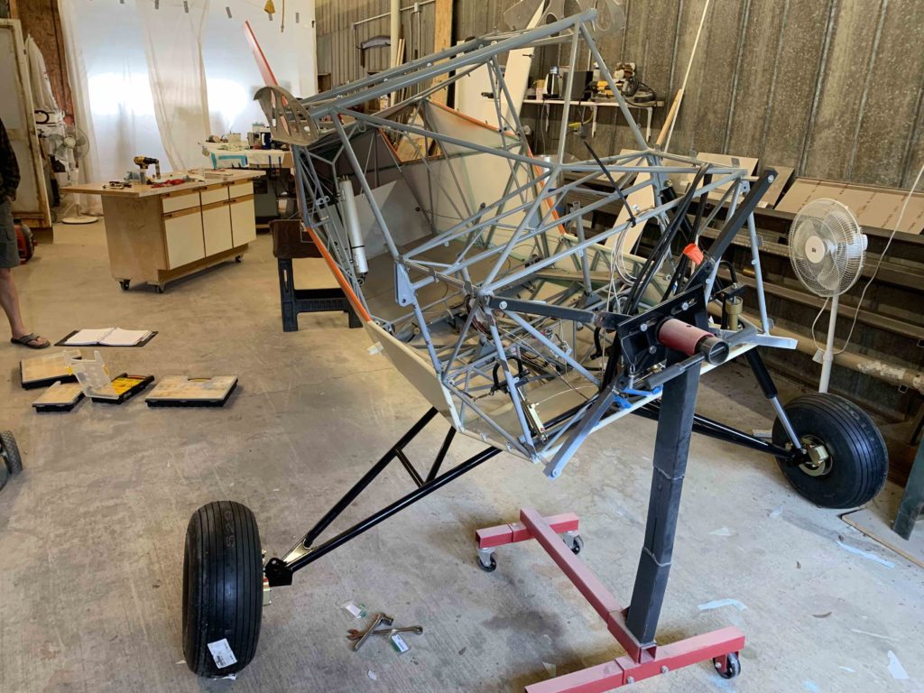 It is finally a rolling project – Flying and building on the farm